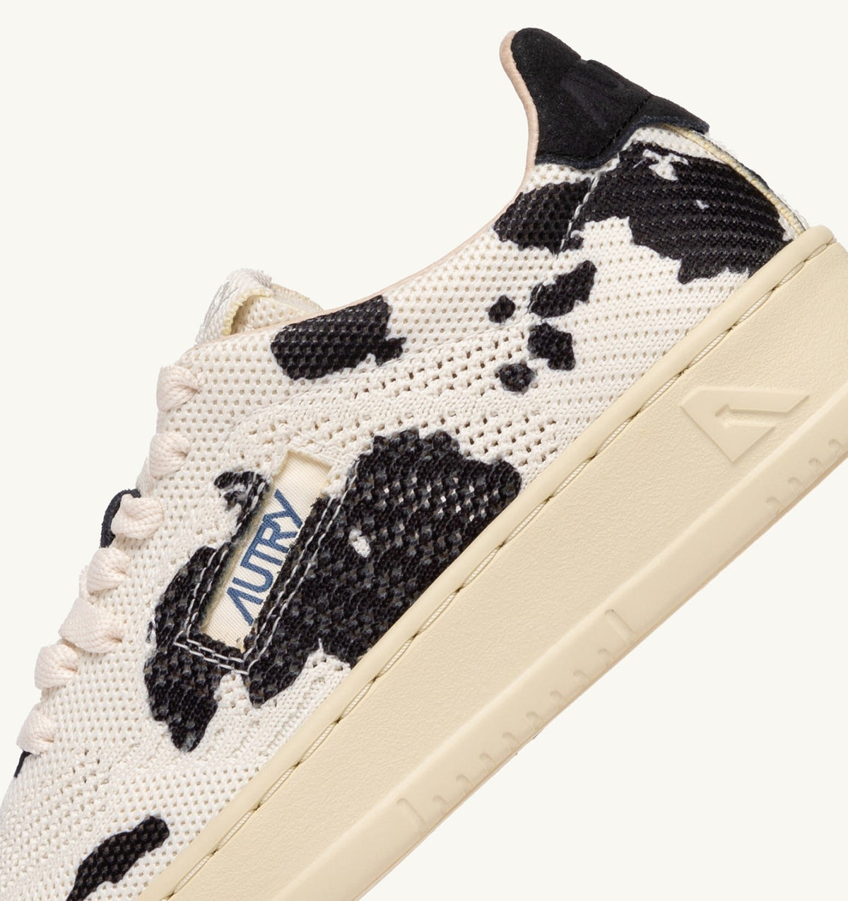 AUTRY Woman MEDALIST EASEKNIT LOW SNEAKERS IN 'COW PRINT' IVORY WHITE AND BLACK KNIT