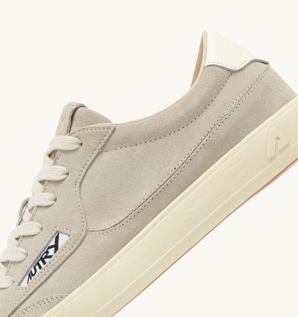 AUTRY Man WINDSCAPE LOW SNEAKERS IN ROCK AND MARSHMALLOW SUEDE