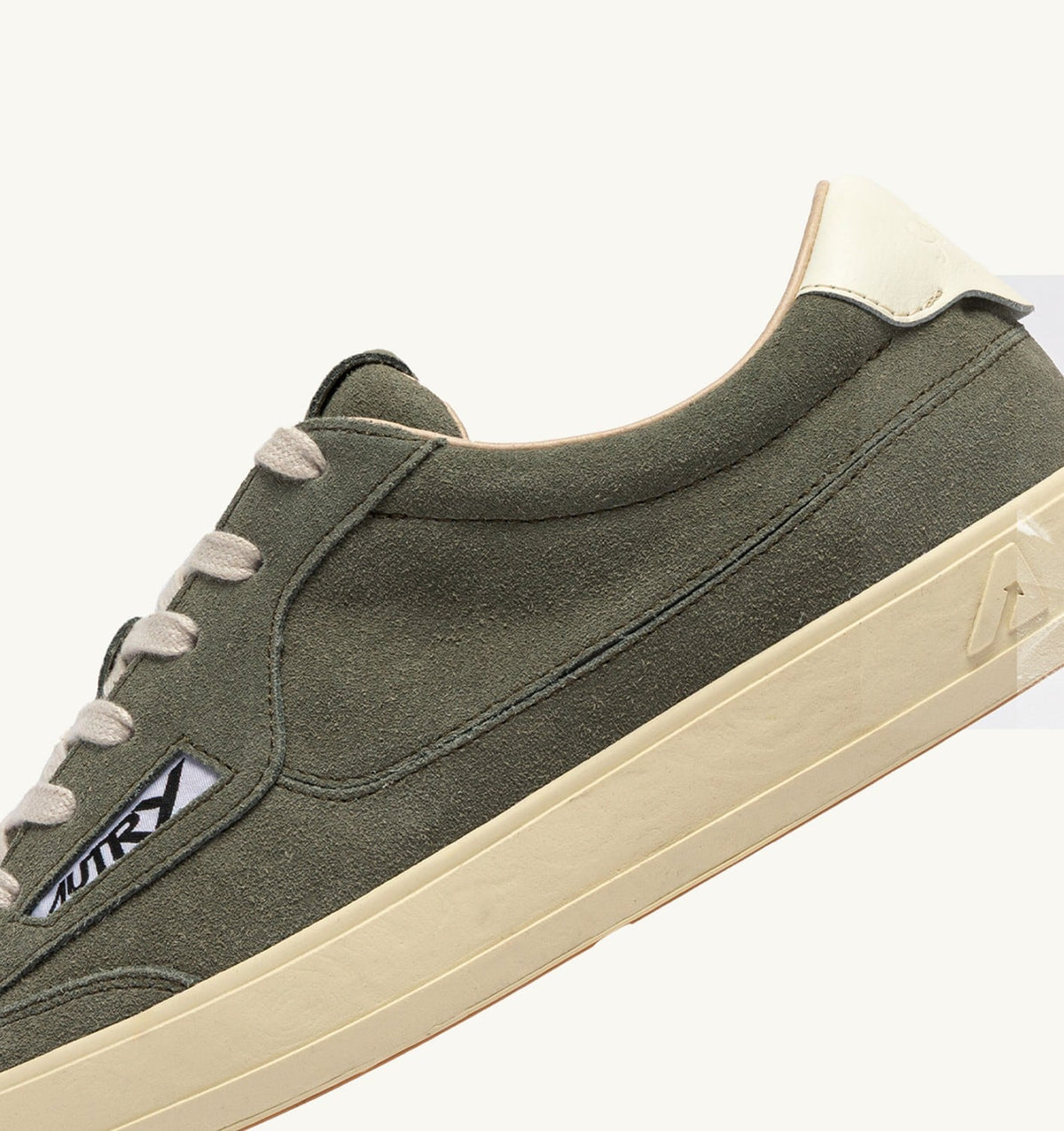 AUTRY Man WINDSCAPE LOW SNEAKERS IN SMOKED GREEN AND MARSHMALLOW SUEDE