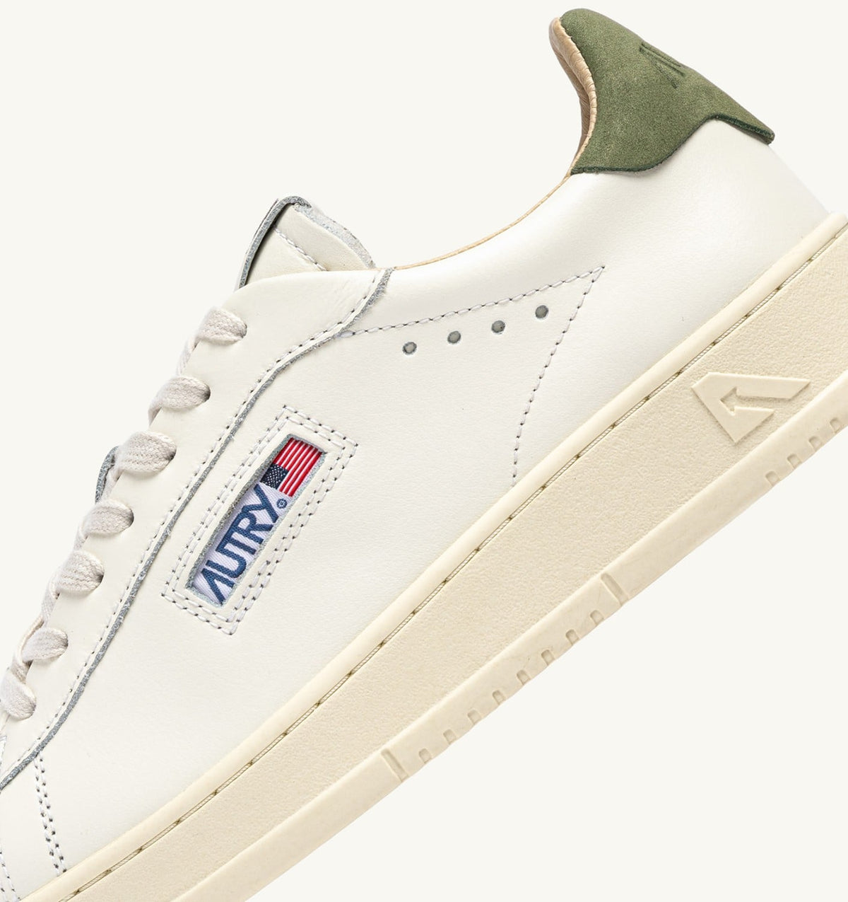 AUTRY Man DALLAS LOW SNEAKERS IN LODEN GREEN AND MARSHMALLOW LEATHER
