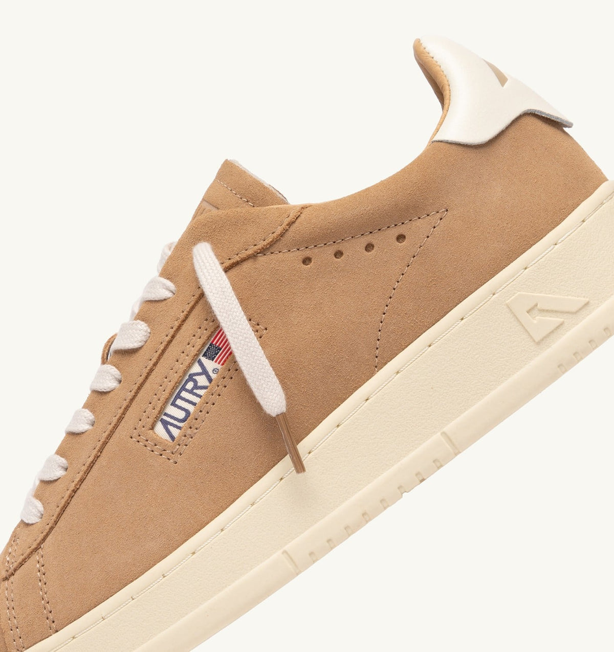 AUTRY Man DALLAS LOW SNEAKERS IN PEANUT SUEDE