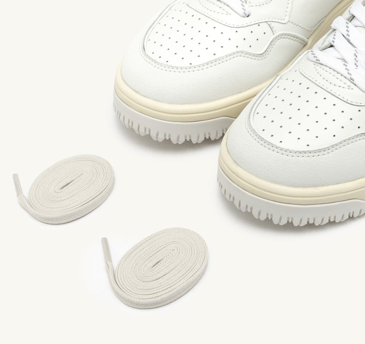 AUTRY Man GOLF LOW SNEAKERS IN WHITE LEATHER