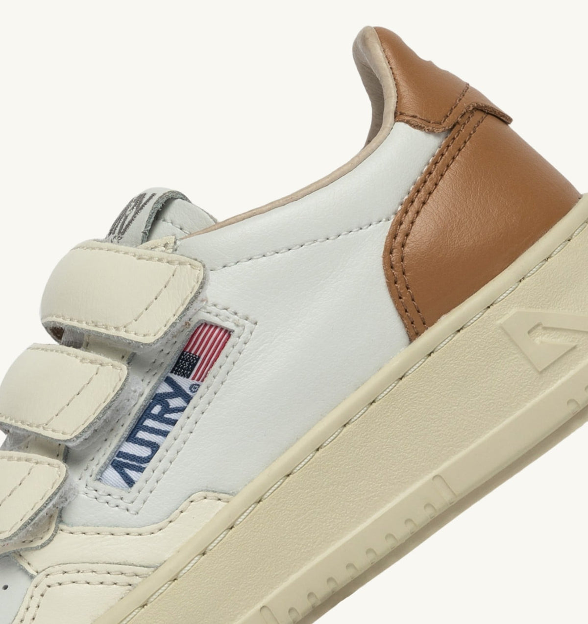 AUTRY Kid MEDALIST LOW KIDSTRIPES SNEAKERS IN LEATHER COLOR WHISPER WHITE IVORY WHITE AND BROWN SUGAR