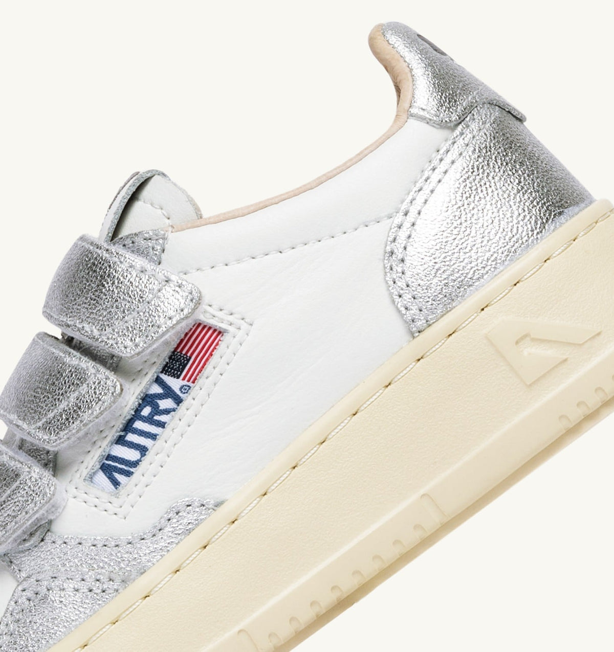 AUTRY Kid MEDALIST KIDSTRIPES LOW BICOLOR SNEAKERS IN WHITE AND SILVER LEATHER