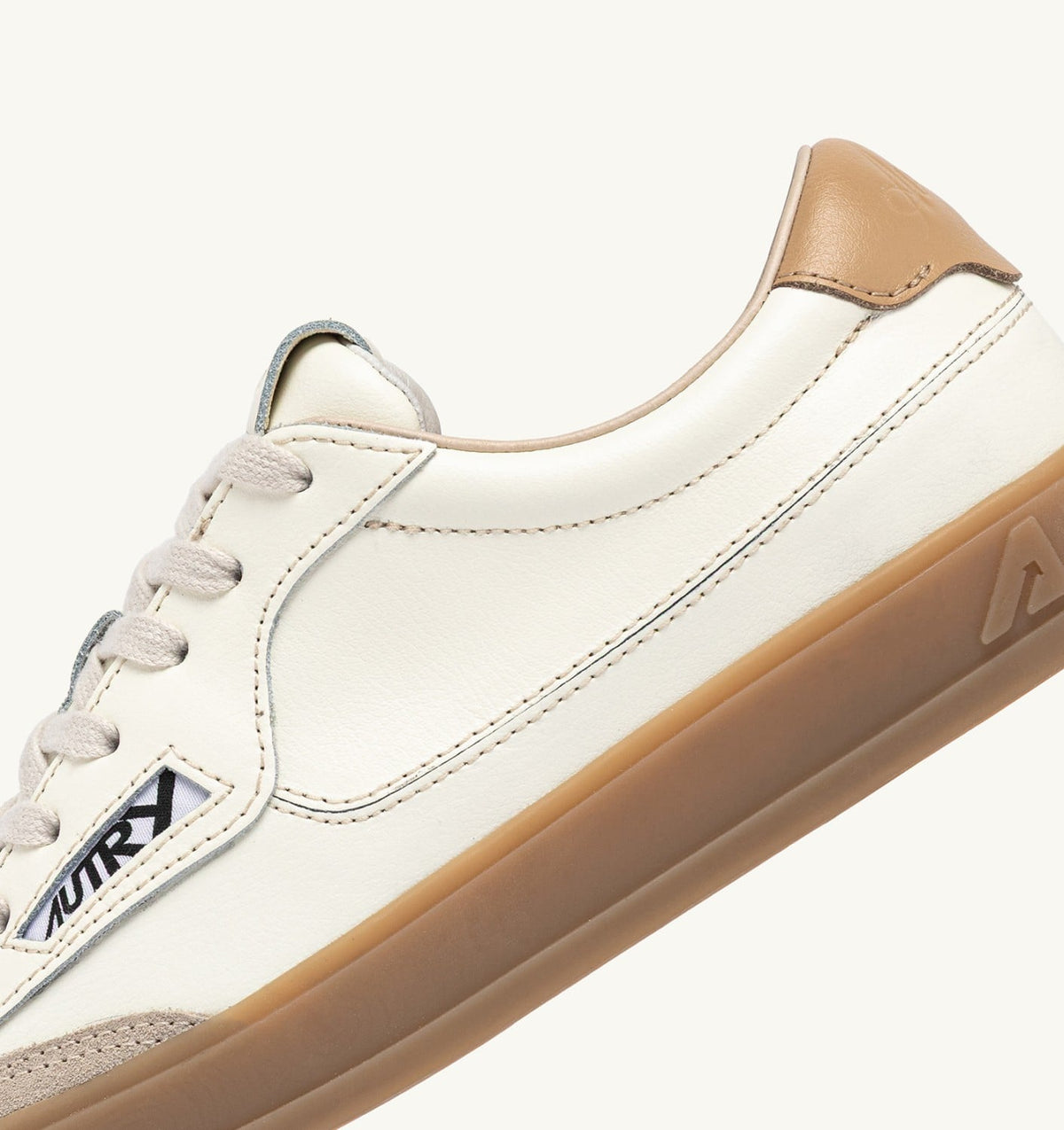 AUTRY Woman WINDSCAPE LOW SNEAKERS IN MARSHMALLOW AND TAN LEATHER