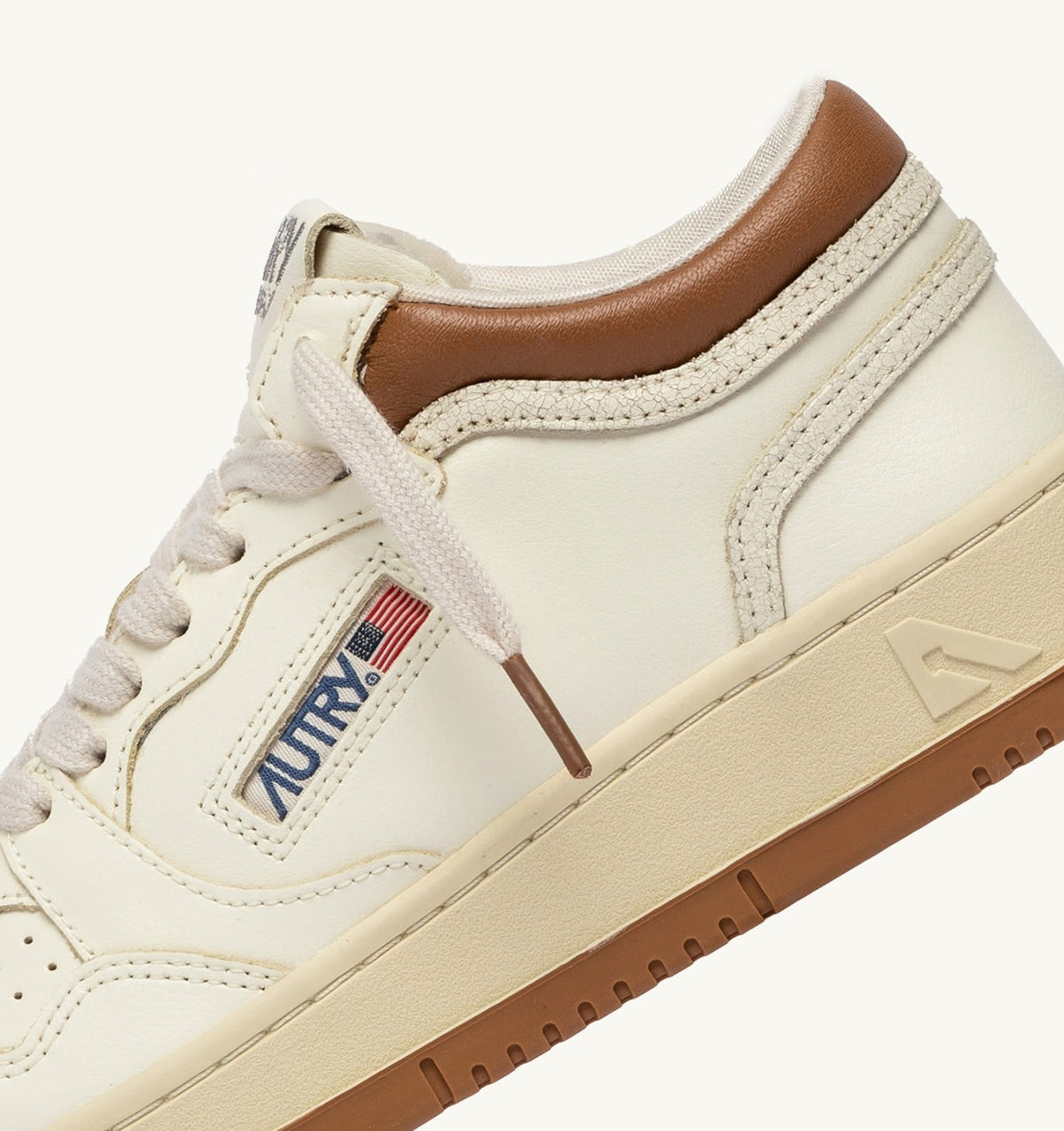 AUTRY Woman MED-WAY SNEAKERS IN LEATHER COLOR MARSHMALLOW AND BROWN SUGAR