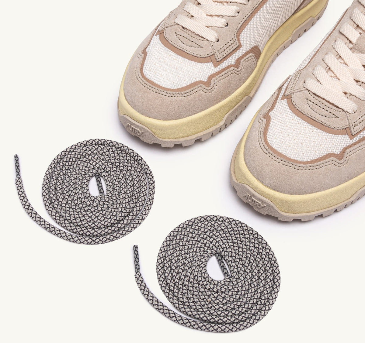 AUTRY Woman WILDPACE LOW SNEAKERS IN WHISPER WHITE AND SAND DRAGON MESH AND SUEDE