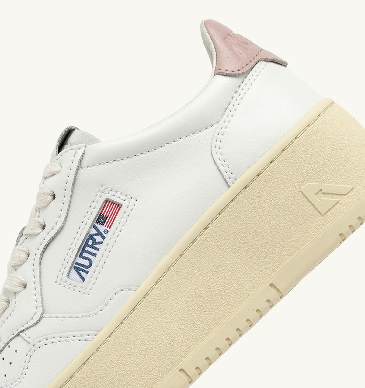 AUTRY Woman MEDALIST PLATFORM SNEAKERS IN WHITE AND POWDER PINK LEATHER