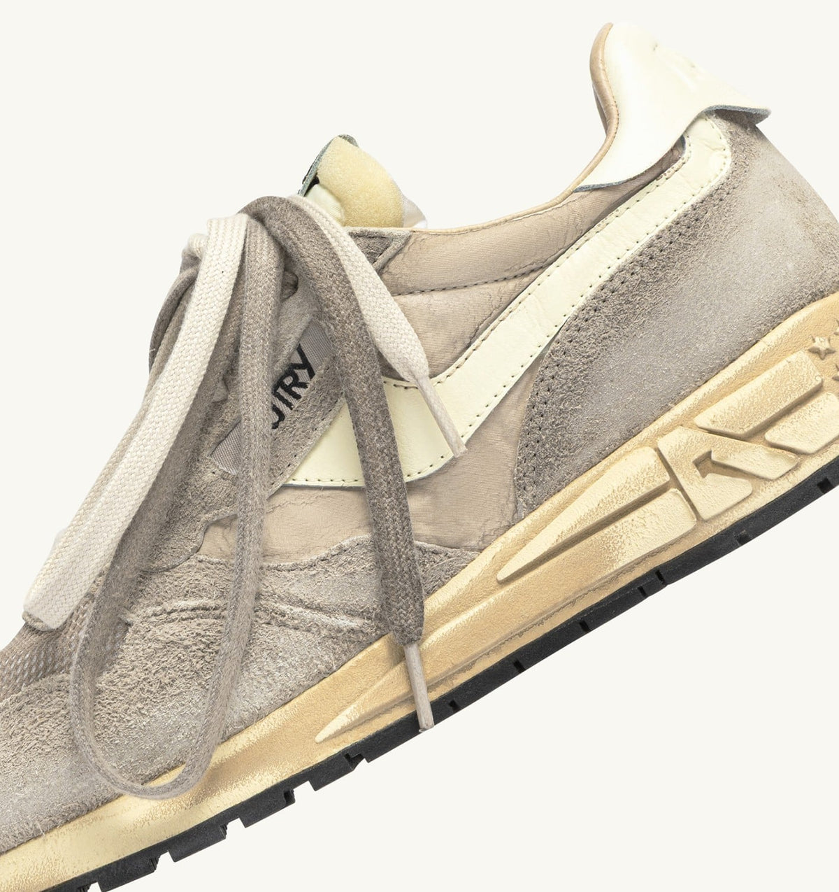 AUTRY Woman REELWIND SUPER VINTAGE SNEAKERS IN WOODSMOKE AND WHITE SUEDE AND NYLON