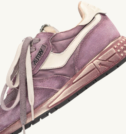 AUTRY Woman REELWIND SUPER VINTAGE SNEAKERS IN WINDSOR WINE AND WHITE SUEDE AND NYLON