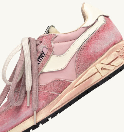 AUTRY Woman REELWIND SUPER VINTAGE SNEAKERS IN WHITE AND PINK SUEDE AND NYLON