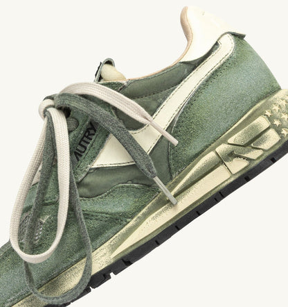AUTRY Woman REELWIND SUPER VINTAGE SNEAKERS IN LEPRECHAUN AND WHITE SUEDE AND NYLON