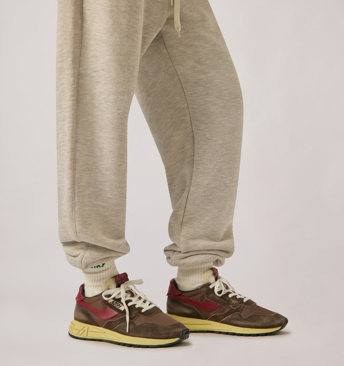 AUTRY Woman REELWIND LOW SNEAKERS IN COFFEE SUGAR AND DEEP CLARET NYLON AND SUEDE
