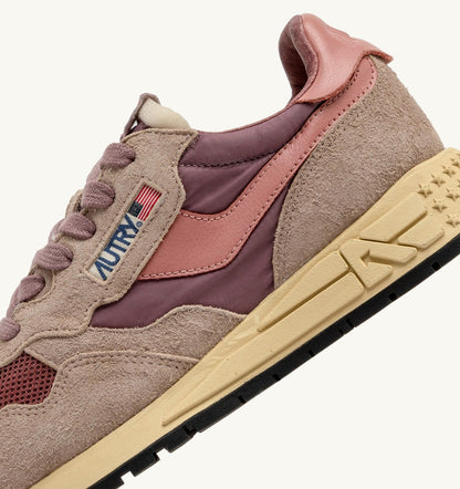 AUTRY Woman REELWIND LOW SNEAKERS IN NYLON SUEDE AND LEATHER COLOR ROSE AND DESERT SAND
