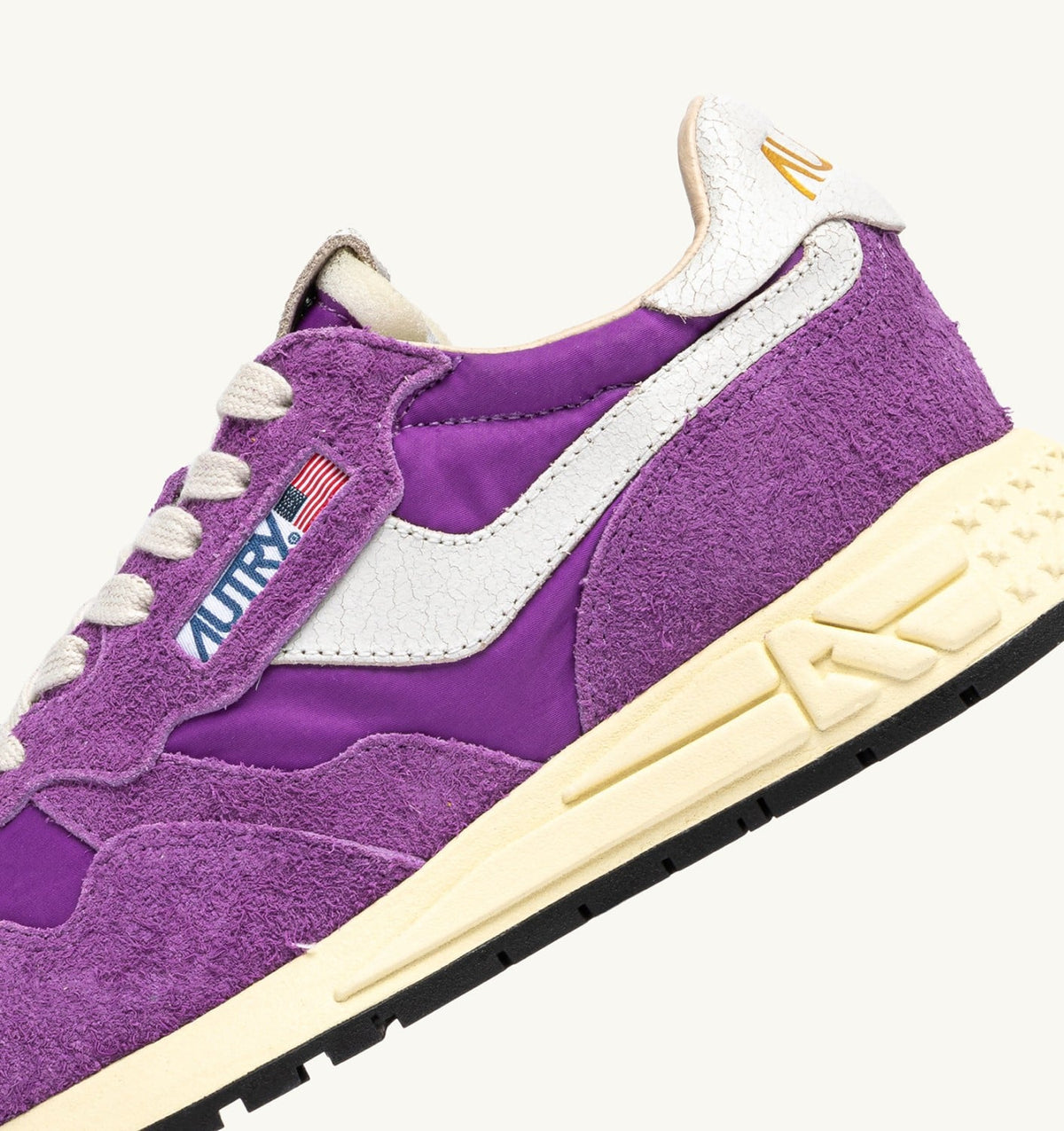 AUTRY Woman REELWIND LOW SNEAKERS IN WHITE AND DEWBERRY NYLON AND SUEDE