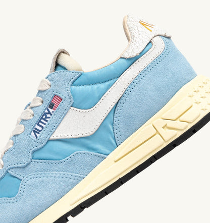 AUTRY Woman REELWIND LOW SNEAKERS IN WHITE AND FORGET ME NOT NYLON AND SUEDE