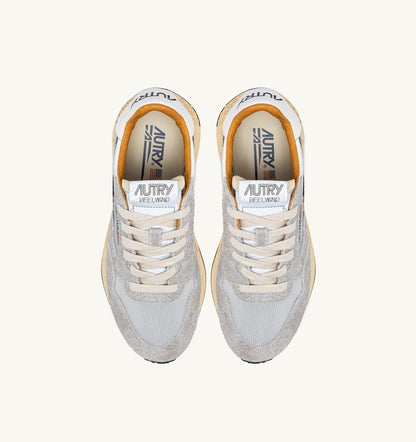 AUTRY Woman REELWIND LOW SNEAKERS IN SAND SUEDE AND REFLECTIVE NYLON