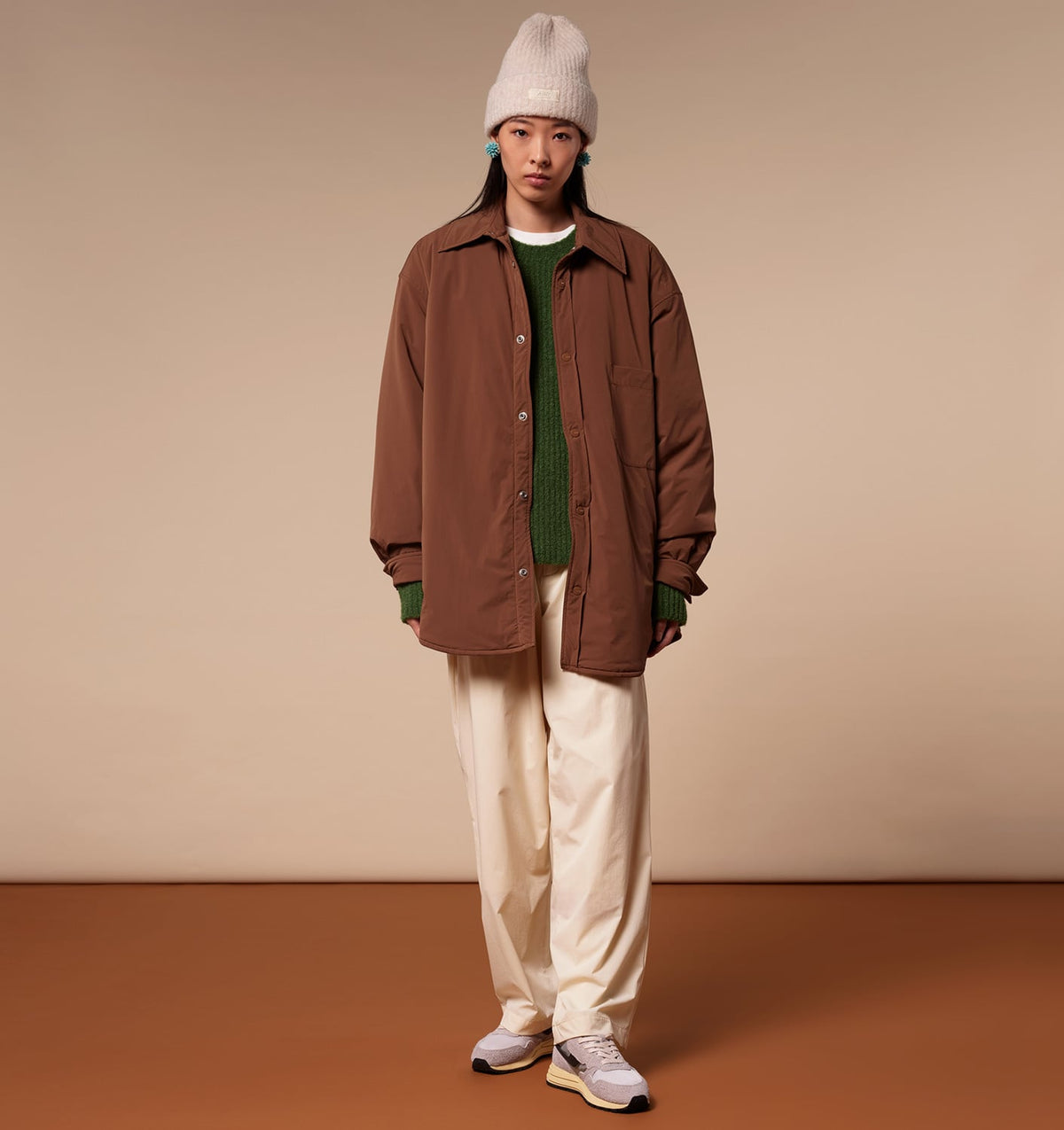AUTRY Woman REELWIND LOW SNEAKERS IN SAND SUEDE AND REFLECTIVE NYLON