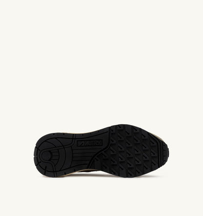 AUTRY Woman REELWIND LOW SNEAKERS IN ECRU AND CATHAY SPICE SUEDE AND NYLON