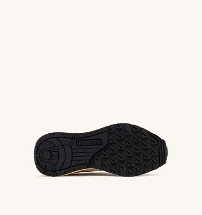 AUTRY Woman REELWIND LOW SNEAKERS IN ECRU AND WHITE PEPPER NYLON AND SUEDE