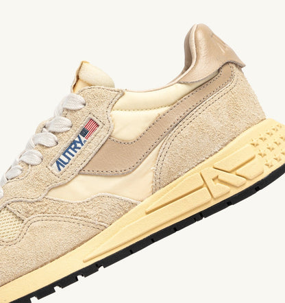 AUTRY Woman REELWIND LOW SNEAKERS IN ECRU AND WHITE PEPPER NYLON AND SUEDE