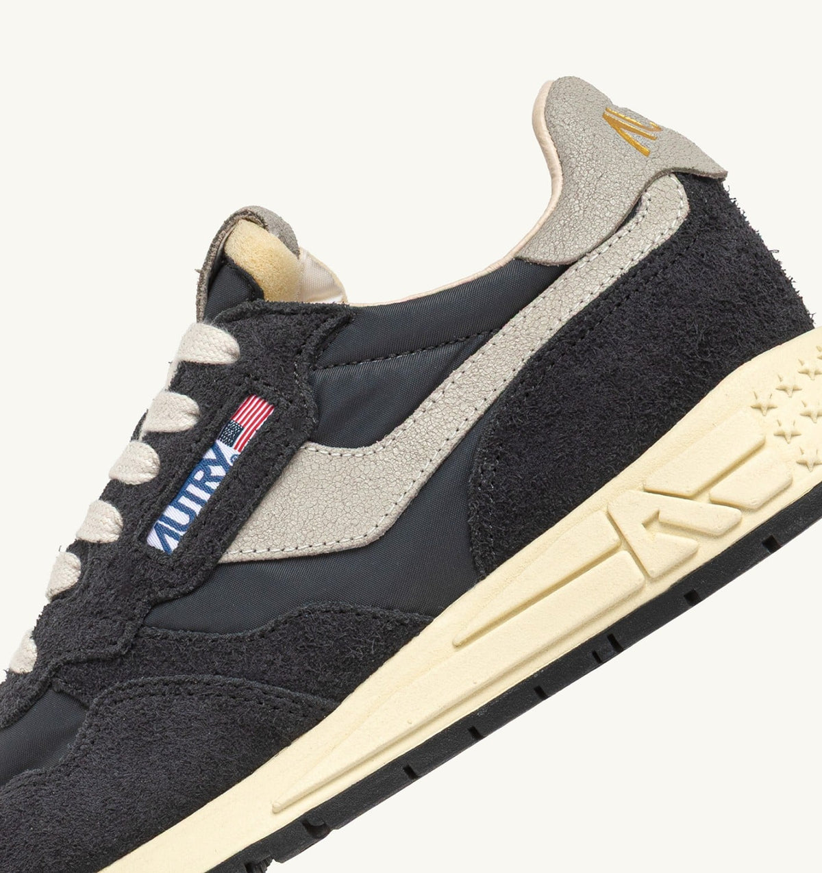 AUTRY Woman REELWIND LOW SNEAKERS IN BLACK NYLON AND SUEDE