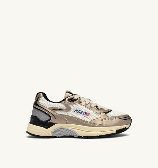 AUTRY Woman HYPERWAY SNEAKERS IN WHISPER WHITE, PLATINUM AND BLACK SYNTHETIC LEATHER AND MESH