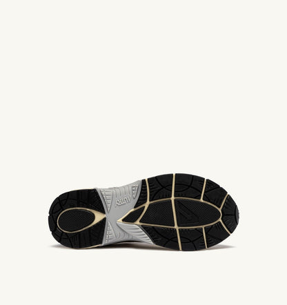 AUTRY Woman HYPERWAY SNEAKERS IN WHISPER WHITE, PLATINUM AND BLACK SYNTHETIC LEATHER AND MESH