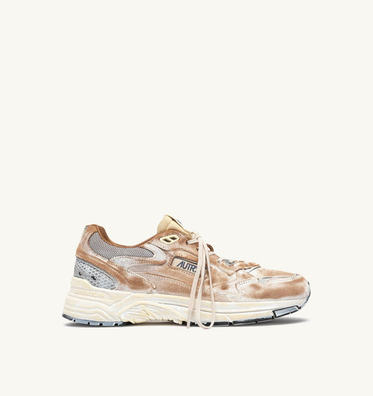 AUTRY Woman HYPERWAY SUPER VINTAGE SNEAKERS IN MILKSHAKE AND SILVER SUEDE