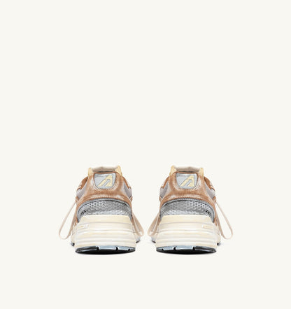 AUTRY Woman HYPERWAY SUPER VINTAGE SNEAKERS IN MILKSHAKE AND SILVER SUEDE
