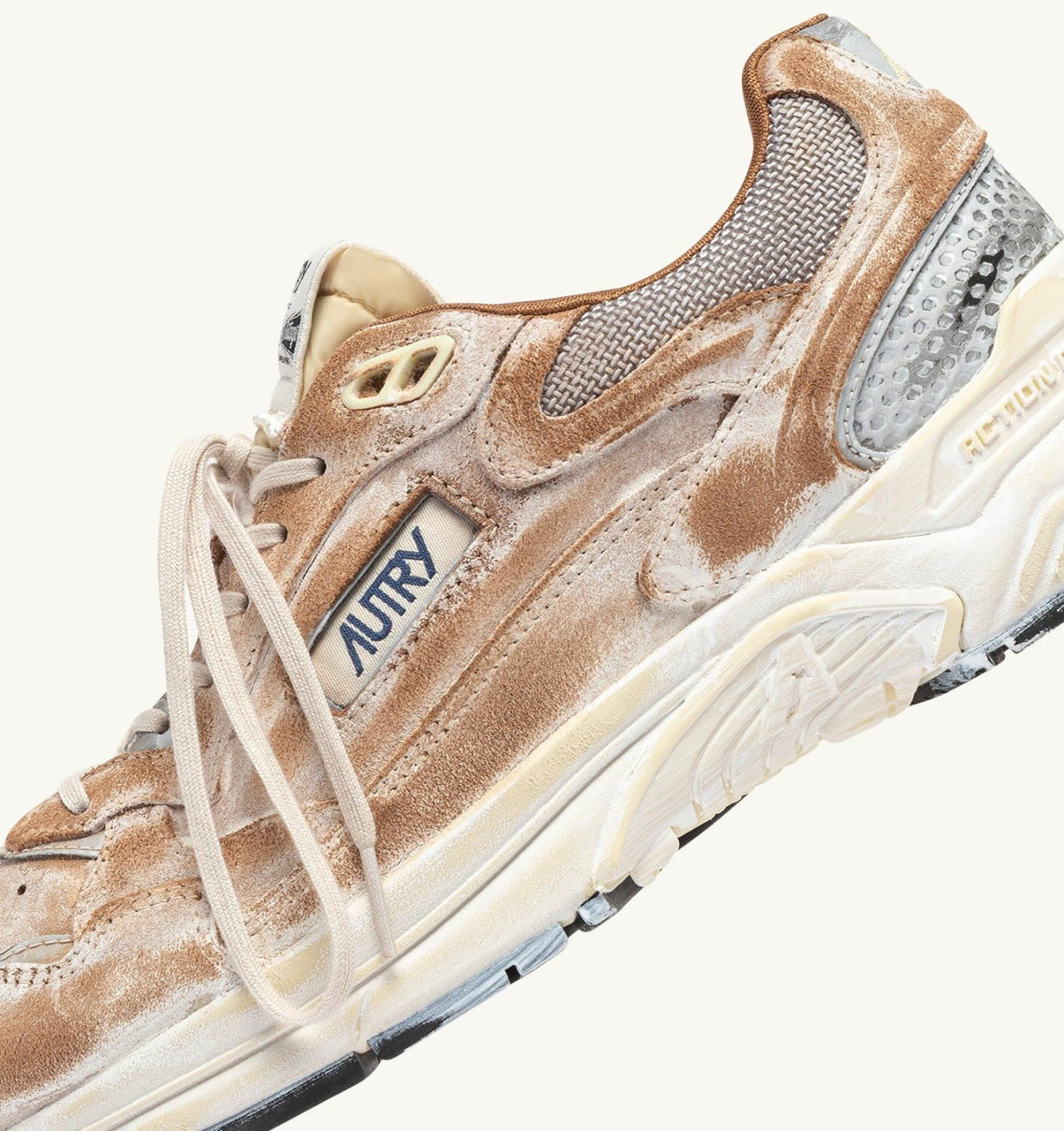 AUTRY Woman HYPERWAY SUPER VINTAGE SNEAKERS IN MILKSHAKE AND SILVER SUEDE