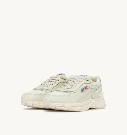 AUTRY Woman HYPERWAY SNEAKERS IN WHISPER WHITE NAPA LEATHER AND MESH