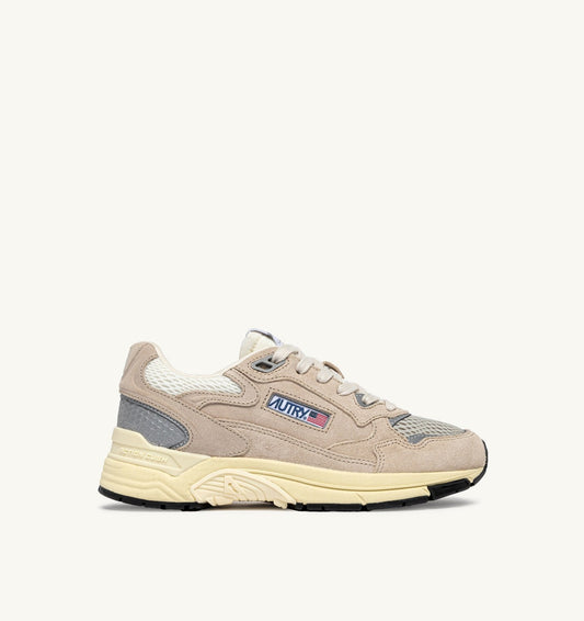 AUTRY Woman HYPERWAY SNEAKERS IN SAND BROWN AND SILVER-TONE SUEDE AND MESH
