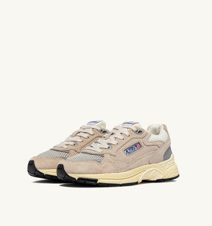 AUTRY Woman HYPERWAY SNEAKERS IN SAND BROWN AND SILVER-TONE SUEDE AND MESH