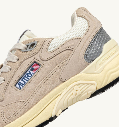 AUTRY Woman HYPERWAY SNEAKERS IN SAND BROWN AND SILVER-TONE SUEDE AND MESH
