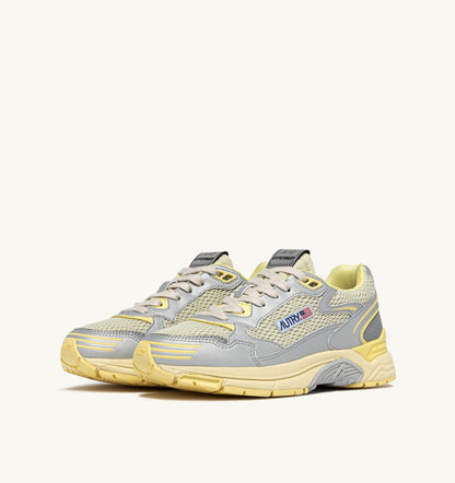 AUTRY Woman HYPERWAY SNEAKERS IN SILVER ASPARAGUS AND LEMON MERINGUE SYNTHETIC LEATHER AND MESH