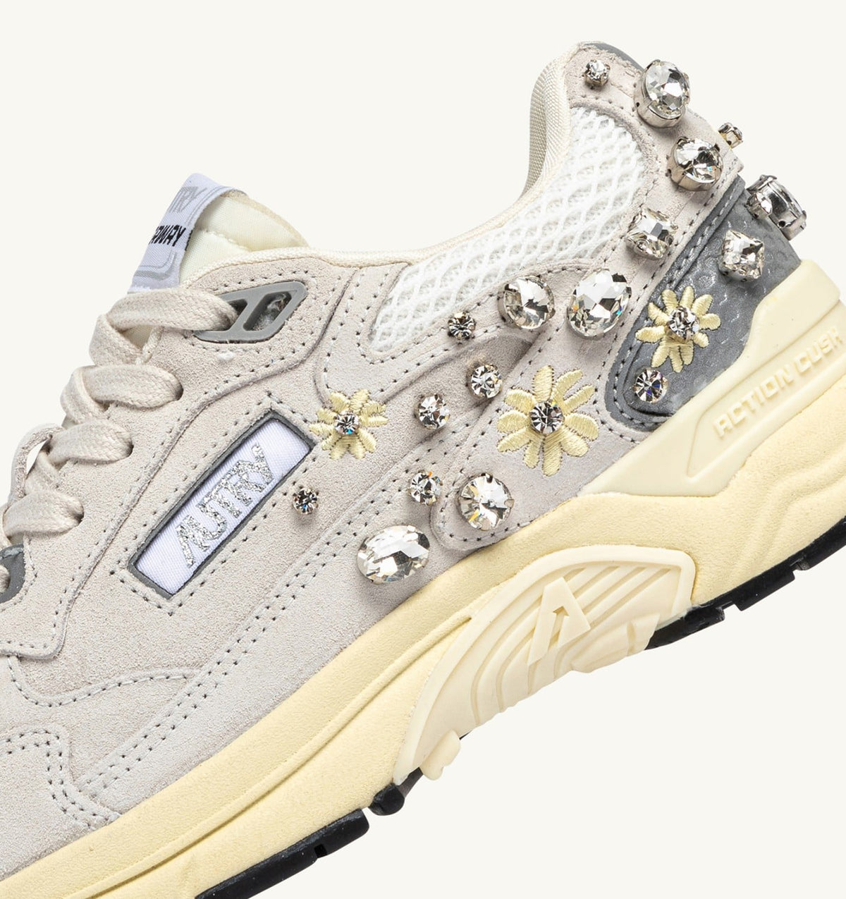AUTRY Woman HYPERWAY SNEAKERS IN WHITE WITH DETAILS MESH AND SUEDE