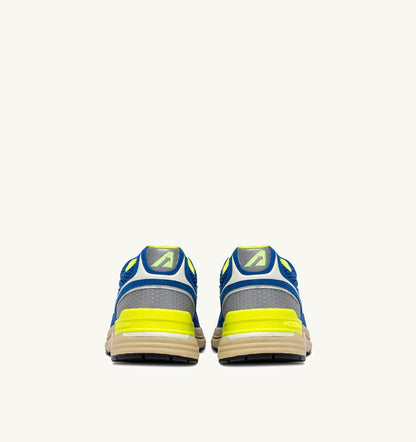 AUTRY Woman HYPERWAY SNEAKERS IN PRINCESS BLUE AND VANILLA ICE MESH AND SUEDE