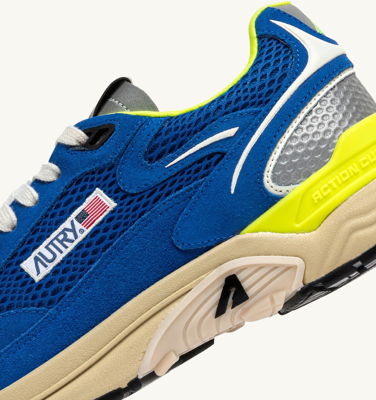 AUTRY Woman HYPERWAY SNEAKERS IN PRINCESS BLUE AND VANILLA ICE MESH AND SUEDE