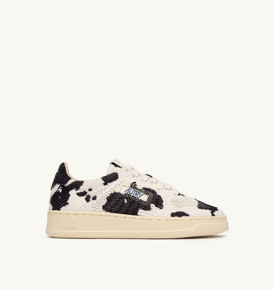 AUTRY Woman MEDALIST EASEKNIT LOW SNEAKERS IN 'COW PRINT' IVORY WHITE AND BLACK KNIT