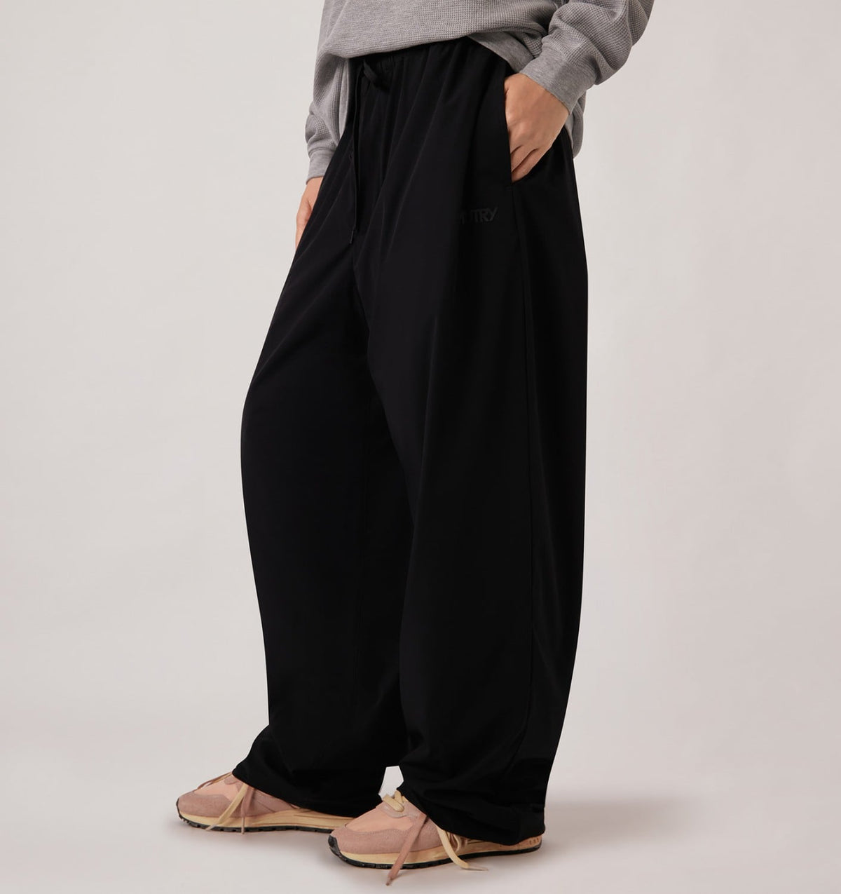 AUTRY Woman|Man TONAL LOGO NYLON PANTS UNISEX