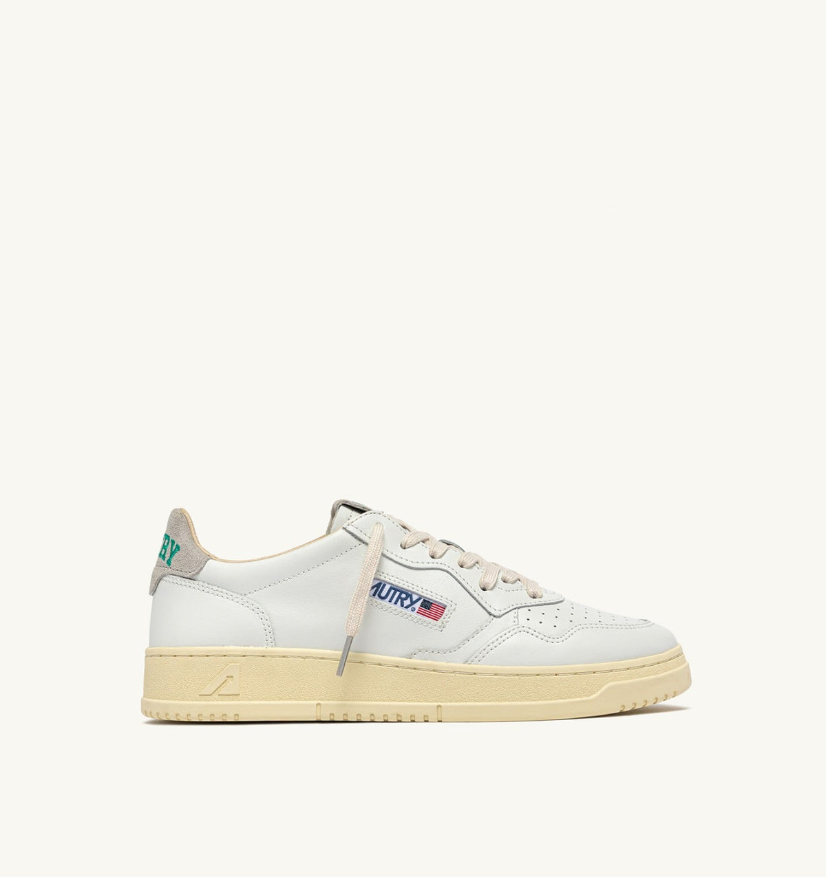AUTRY Man MEDALIST LOW SNEAKERS IN WHITE LEATHER AND CLOUD SUEDE