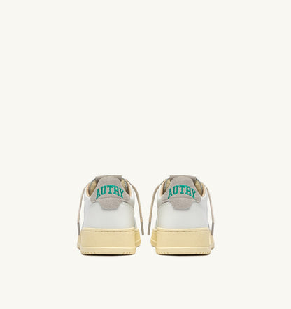 AUTRY Man MEDALIST LOW SNEAKERS IN WHITE LEATHER AND CLOUD SUEDE
