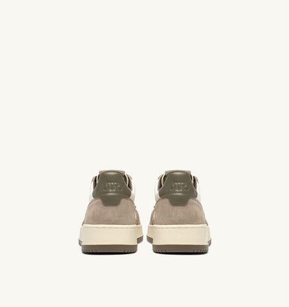AUTRY Man MEDALIST LOW SNEAKERS IN COVERT GREEN AND LICORICE LEATHER AND SUEDE