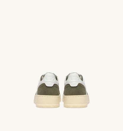 AUTRY Man MEDALIST LOW SNEAKERS IN WHITE LEATHER AND SMOKED GREEN SUEDE