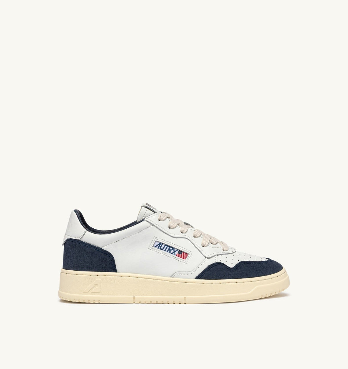 AUTRY Man MEDALIST LOW SNEAKERS IN WHITE LEATHER AND DENIM SUEDE