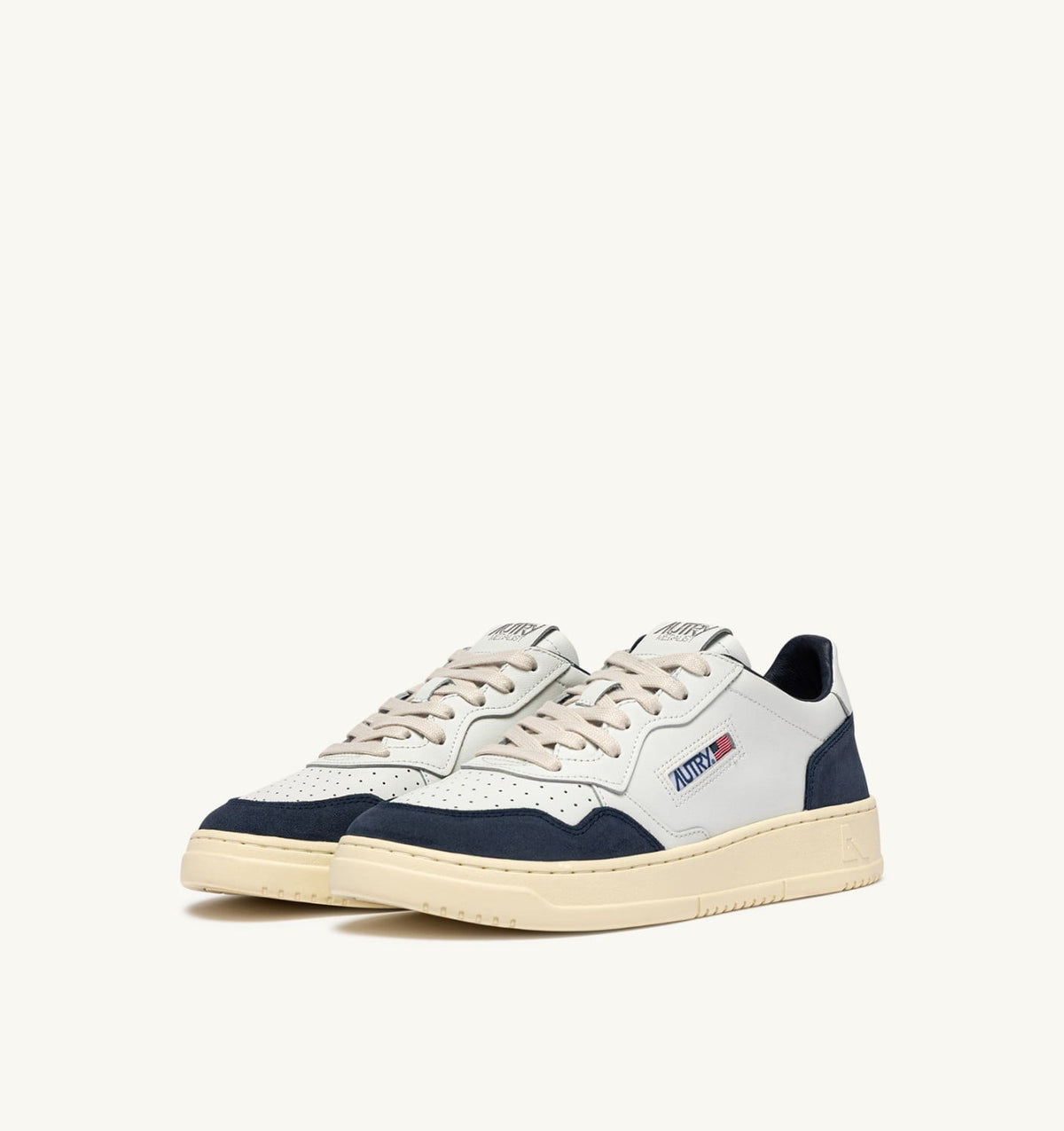 AUTRY Man MEDALIST LOW SNEAKERS IN WHITE LEATHER AND DENIM SUEDE
