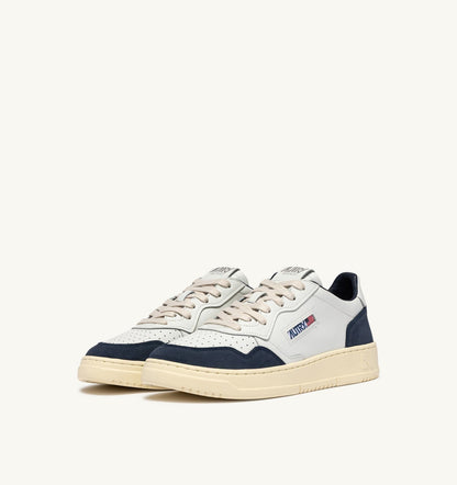 AUTRY Man MEDALIST LOW SNEAKERS IN WHITE LEATHER AND DENIM SUEDE