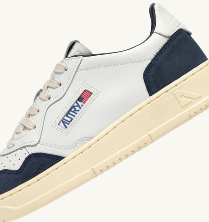 AUTRY Man MEDALIST LOW SNEAKERS IN WHITE LEATHER AND DENIM SUEDE