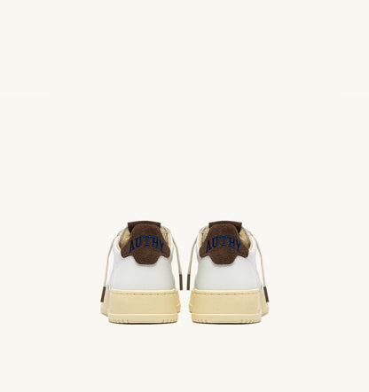 AUTRY Man MEDALIST LOW SNEAKERS IN WHITE LEATHER AND CHOCOLATE CHIP SUEDE